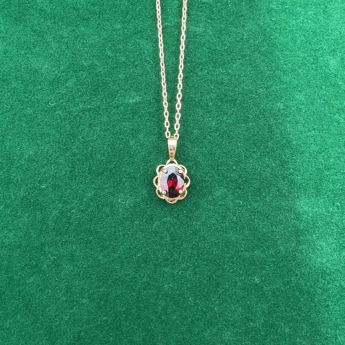 Garnet Pendant (9k Yellow Gold)