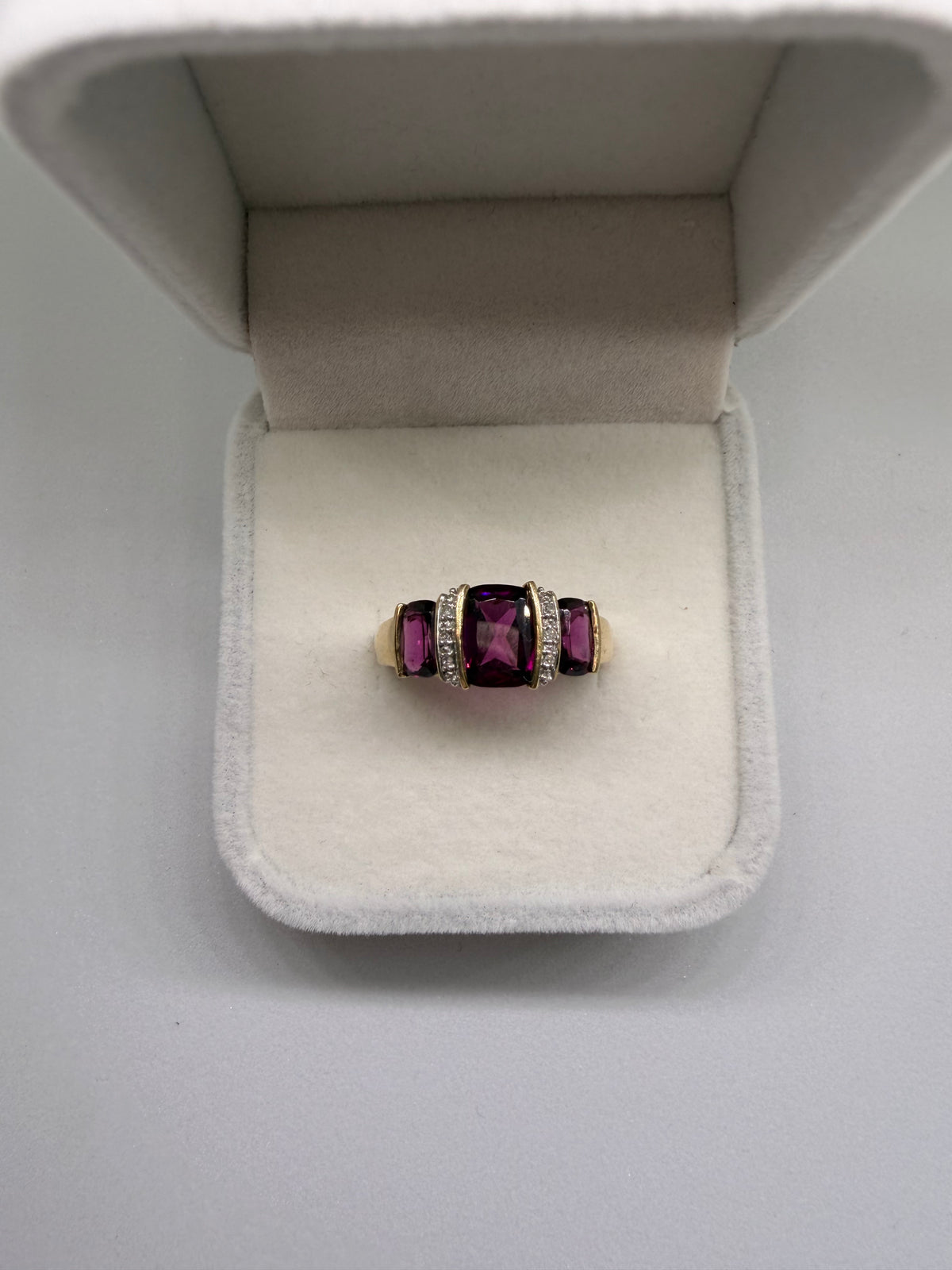9k Yellow Gold Purple Garnet Ring