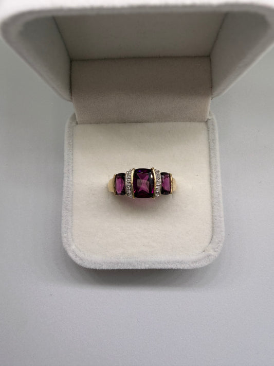 9k Yellow Gold Purple Garnet Ring