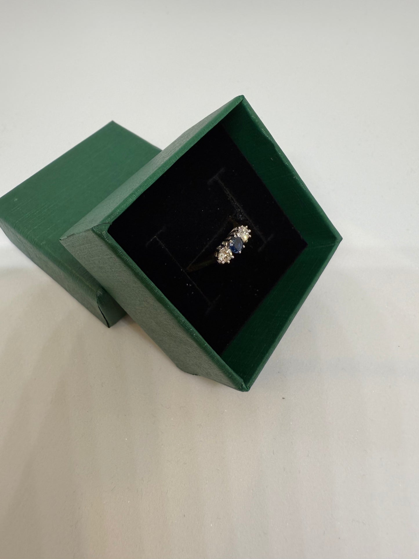 18ct Yellow Gold 3 Stone Sapphire & Diamond Ring