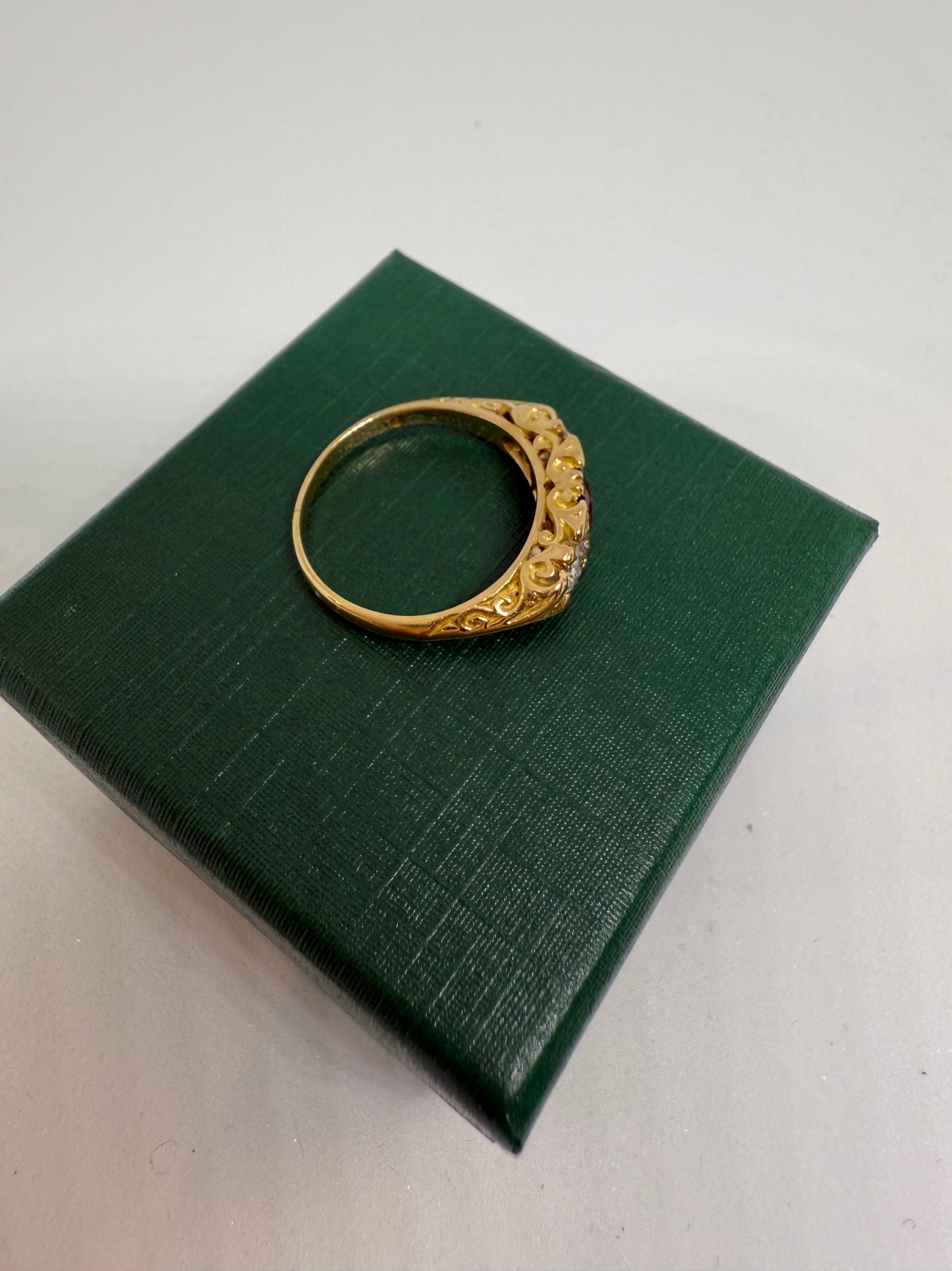 18ct Yellow Gold 3 Stone Diamond and Garnet Ring