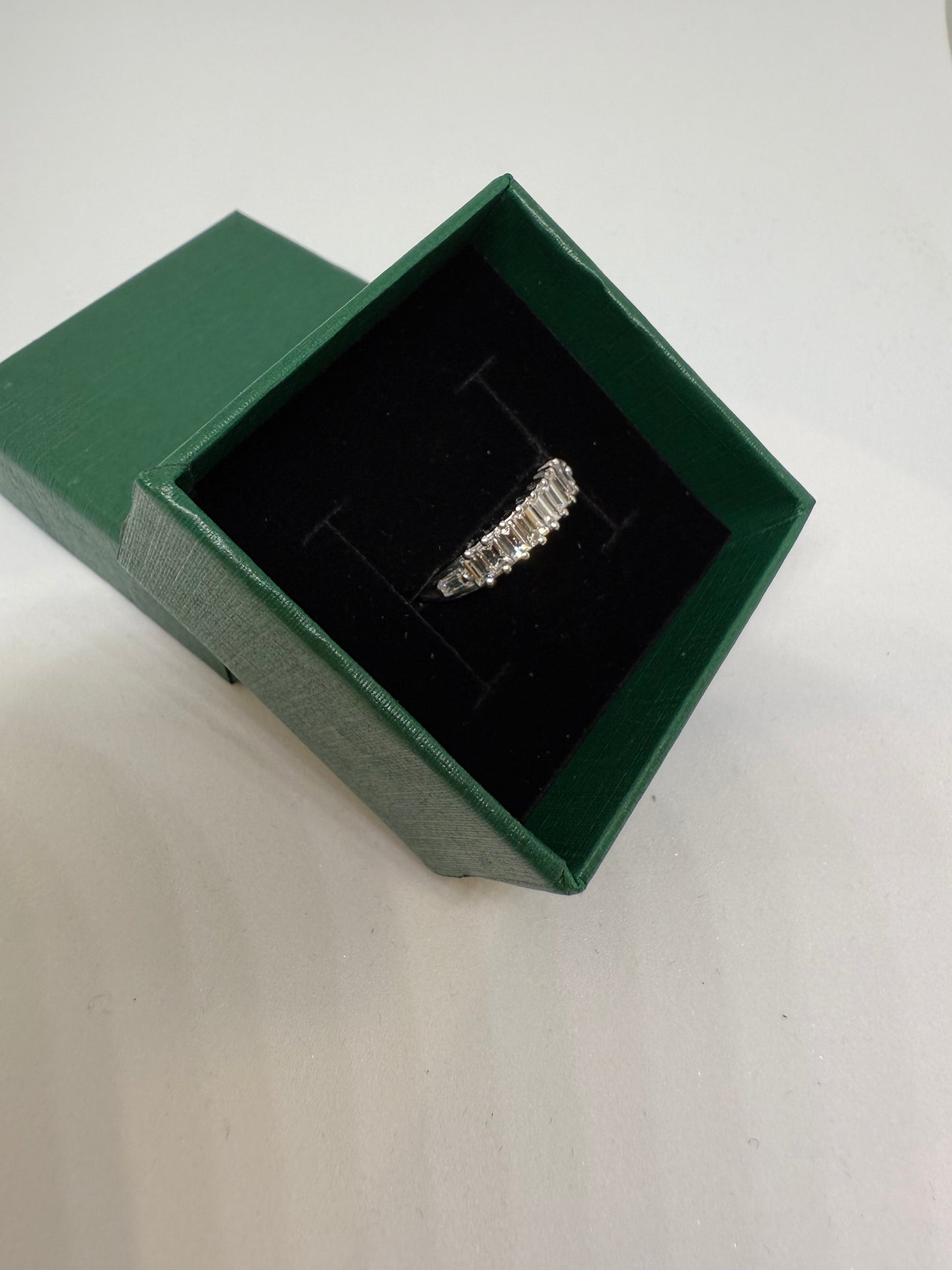18ct White Gold Baguette Diamond Ring