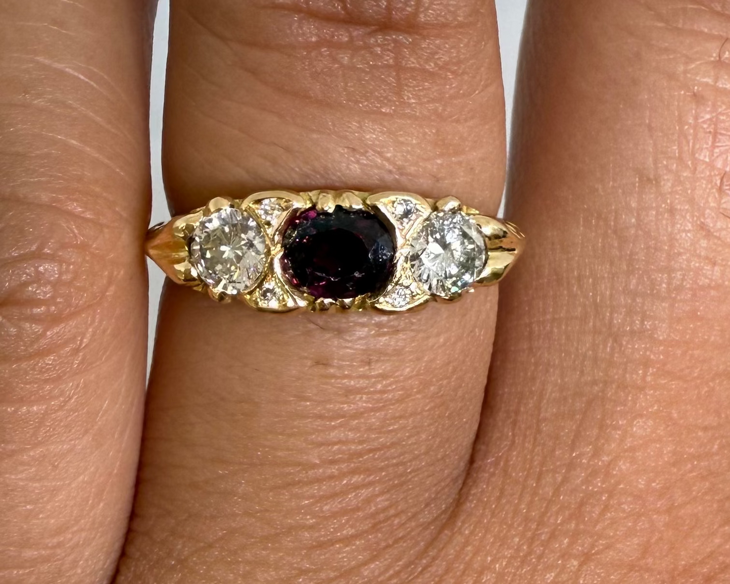18ct Yellow Gold 3 Stone Diamond and Garnet Ring