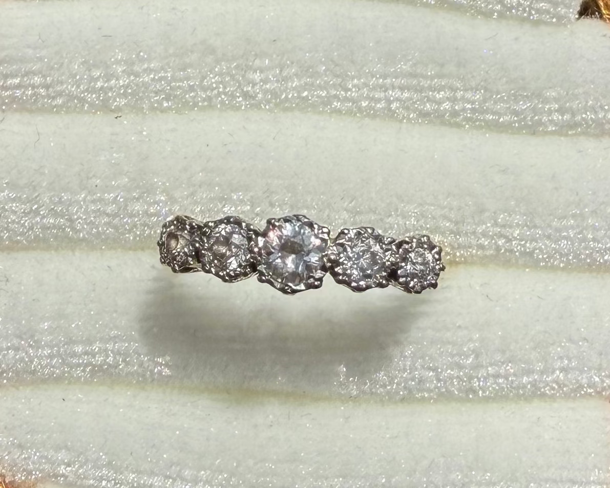 18ct Yellow Gold & Platinum 5 Stone Diamond (Old Cut) Ring