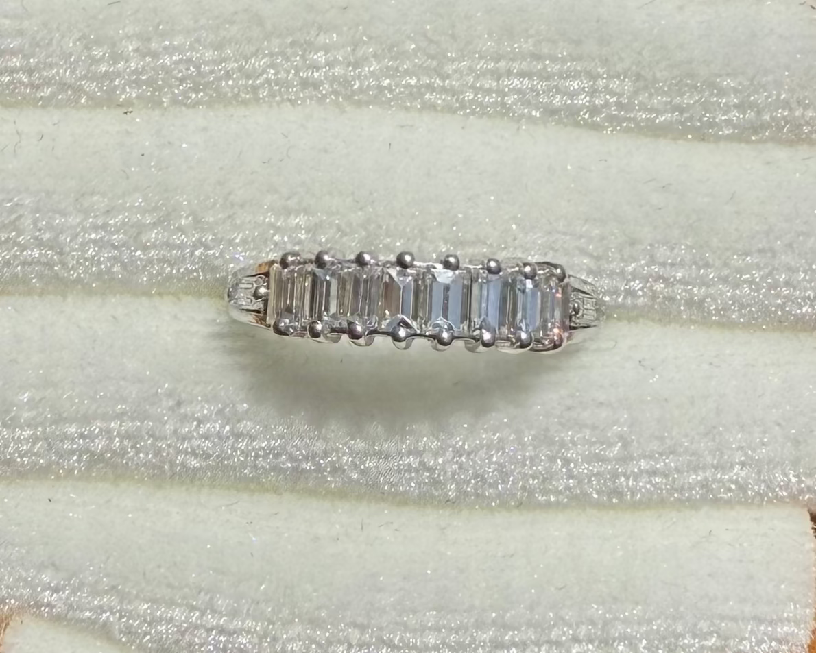 18ct White Gold Baguette Diamond Ring